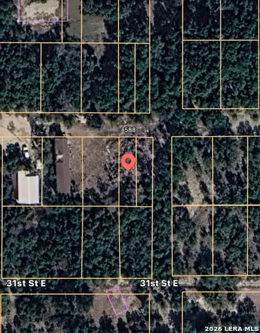 588 30th St E, Lakehills, TX 78063