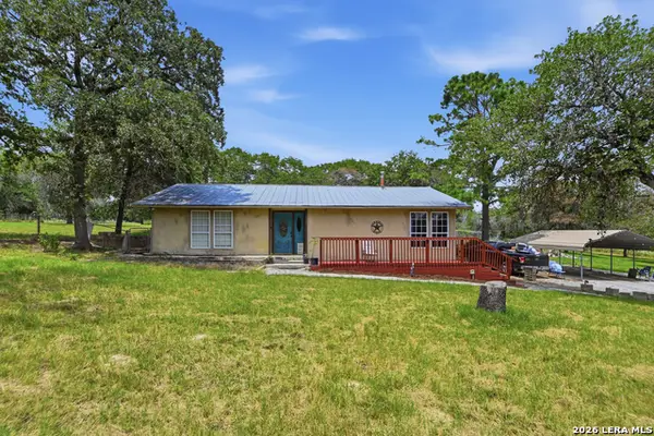 1027 Bluebonnet, Adkins, TX 78101