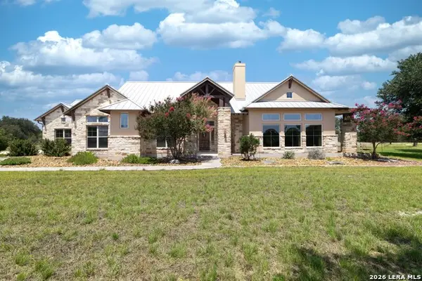 762 Buckskin Trl, Bandera, TX 78003