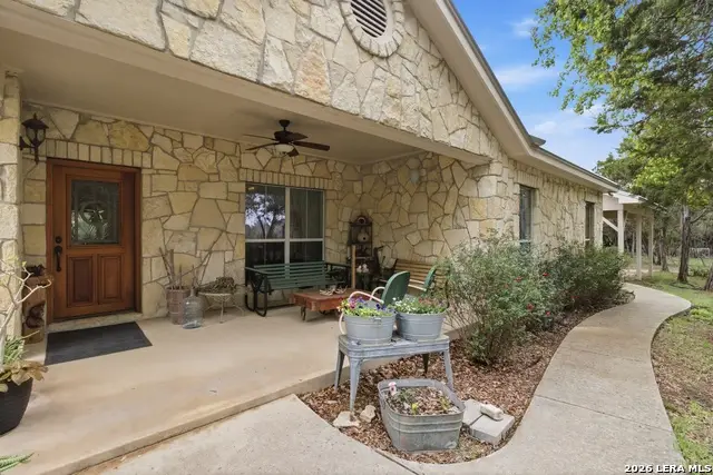 707 Oakridge Ln, Pipe Creek, TX 78063 - #1