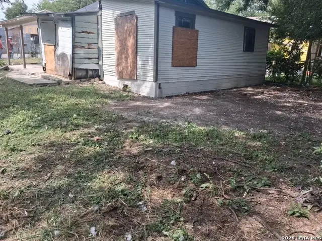 1913 Montezuma St, San Antonio, TX 78207 - #2