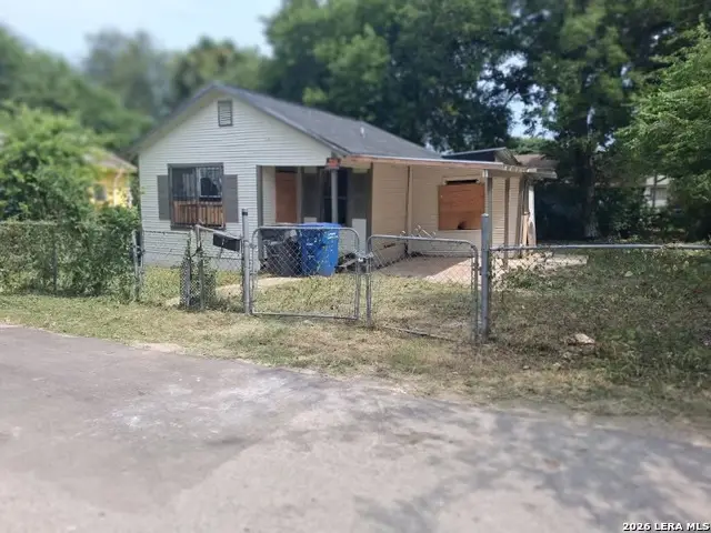 1913 Montezuma St, San Antonio, TX 78207 - #3