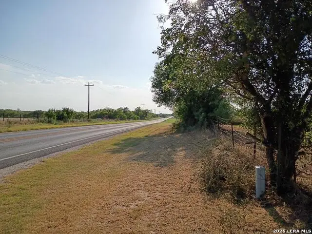 7461 Fm 462, Bigfoot, TX 78005 - #2