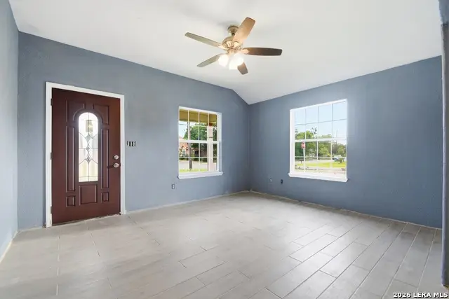 939 W Harding Blvd, San Antonio, TX 78221 - #3