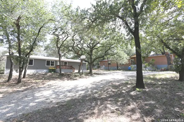 76 & 76 B Post Oak Rd, La Vernia, TX 78121