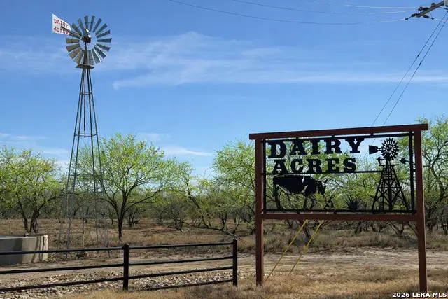 133 Sylas Hayes Loop, Pleasanton, TX 78064 - #3