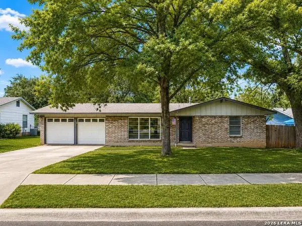 6237 Dove Hill Dr, San Antonio, TX 78238