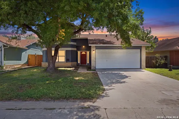 8426 Maple Ridge Dr, San Antonio, TX 78239