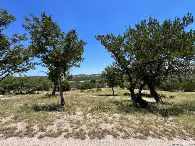 340 Roundabout Ln, Kerrville, TX 78028 - #2
