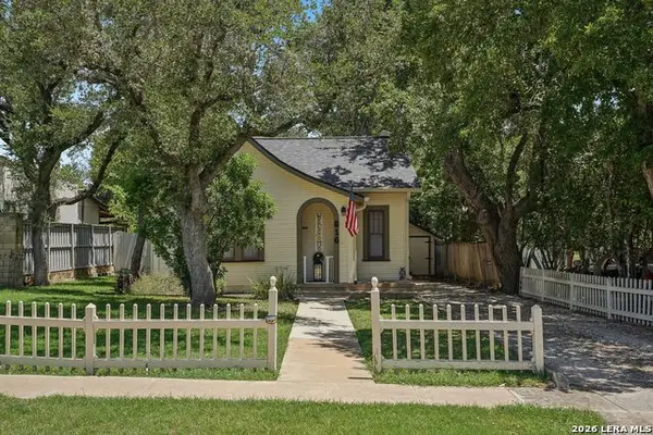 816 Wheless Ave, Kerrville, TX 78028