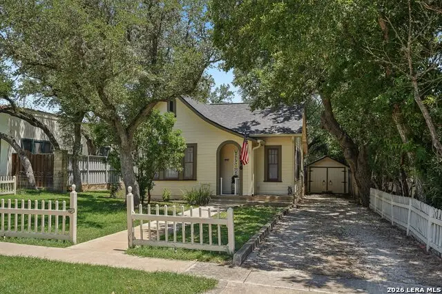 816 Wheless Ave, Kerrville, TX 78028 - #2