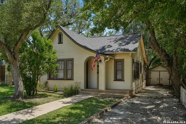 816 Wheless Ave, Kerrville, TX 78028 - #3