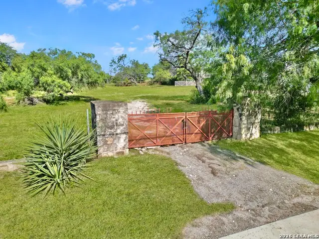 4347 Commercial Ave, San Antonio, TX 78221 - #3