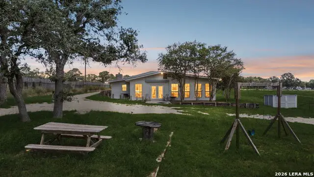 661 Hickory Forrest Dr, Seguin, TX 78155 - #1