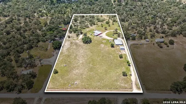 661 Hickory Forrest Dr, Seguin, TX 78155 - #2
