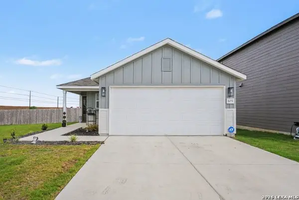 105 Twin Swan Dr, Marion, TX 78124