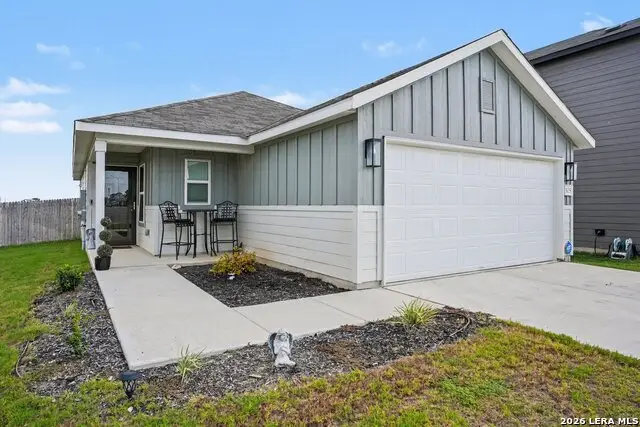 105 Twin Swan Dr, Marion, TX 78124 - #3