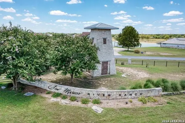 108 River Lakes Ln, Martindale, TX 78655