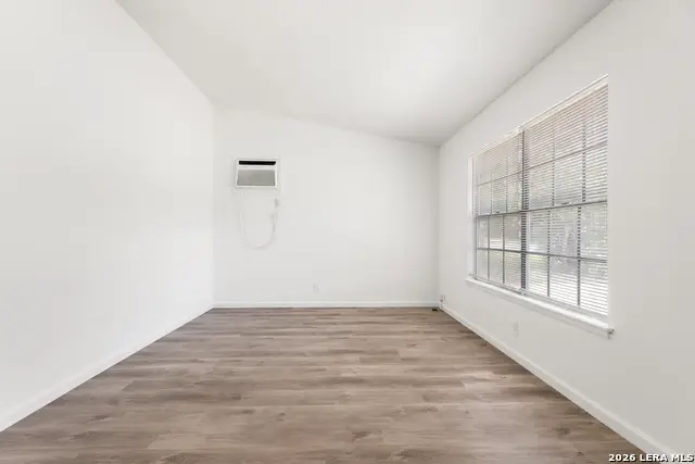 4835 Village Vw, San Antonio, TX 78218 - #3
