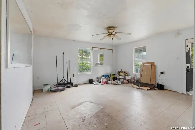 236 E Baylor St, San Antonio, TX 78204 - #3