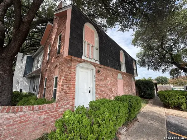 2811 Woodbury #201, San Antonio, TX 78217