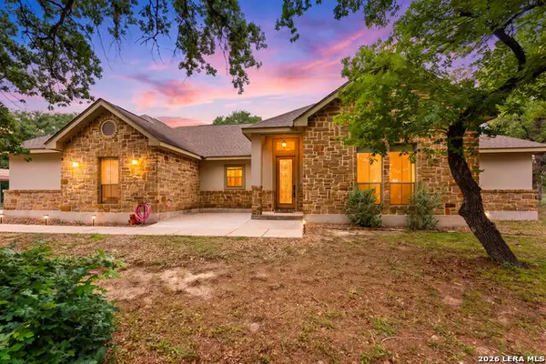 205 Sendera Xing, La Vernia, TX 78121