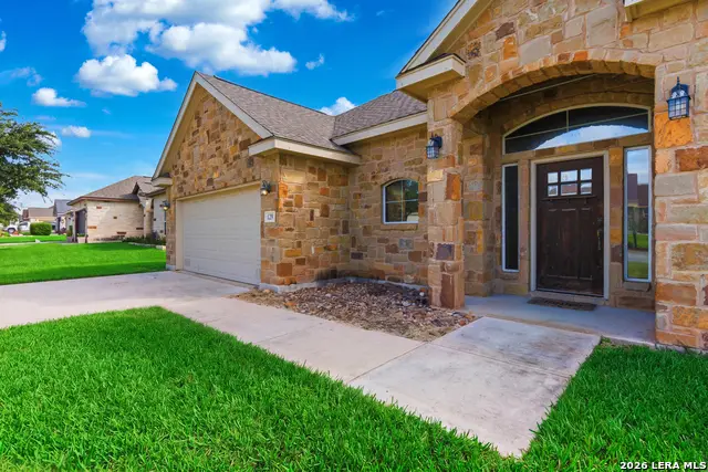 129 N 1st St, Floresville, TX 78114 - #3