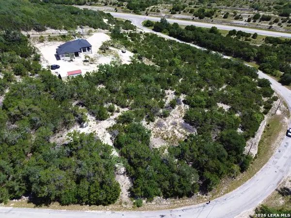 296 Timbercreek Rd, Pipe Creek, TX 78063