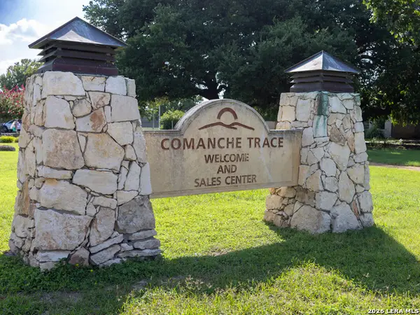 3304 Arrowhead Dr, Kerrville, TX 78028