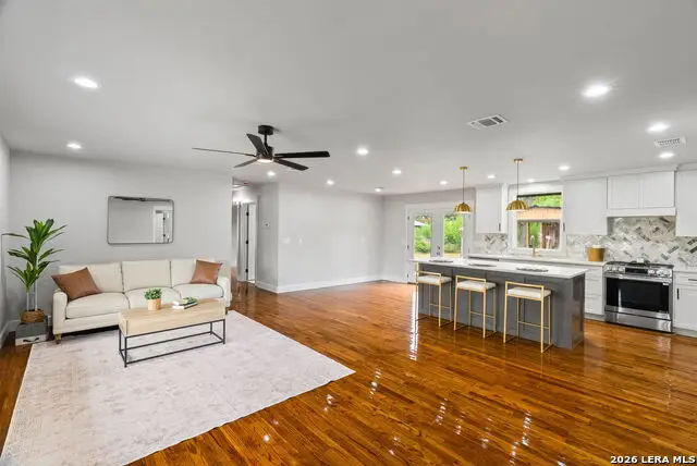 547 N Central Ave, New Braunfels, TX 78130 - #3