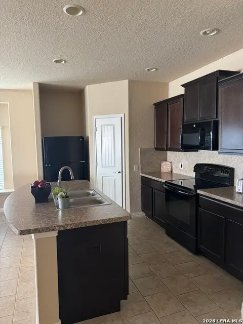 4935 Santa Catalina Cv, San Antonio, TX 78218 - #3