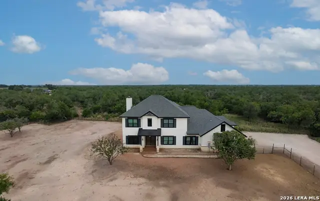 914 County Road 7718, Devine, TX 78016 - #1