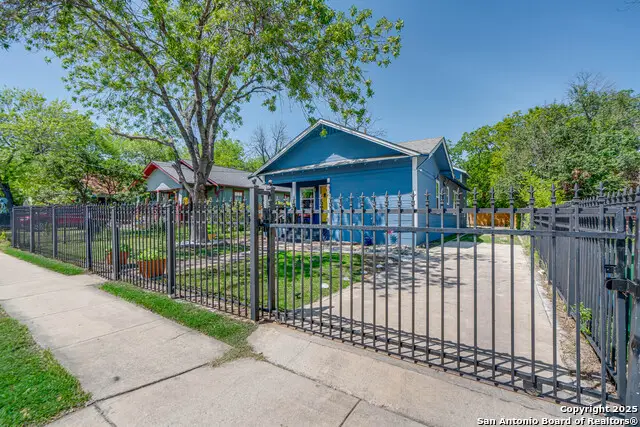 1505 W Craig Pl, San Antonio, TX 78201 - #3