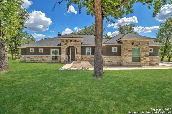 221 Cibolo Ridge Dr, La Vernia, TX 78121