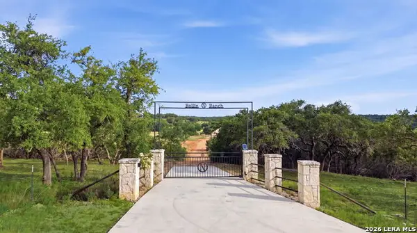 271 Rollin N Ranch Rd, Blanco, TX 78606
