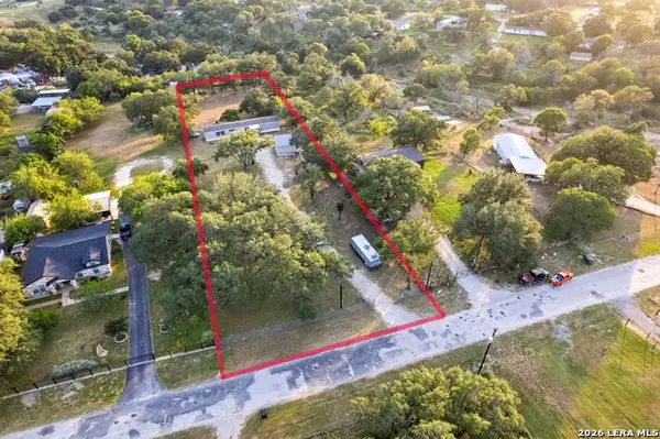 206 Crosscreek Dr, Floresville, TX 78114