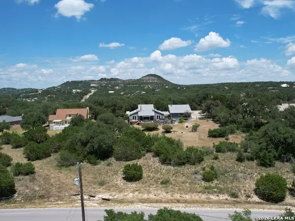 1061 Cougar Drive, Canyon Lake, TX 78133