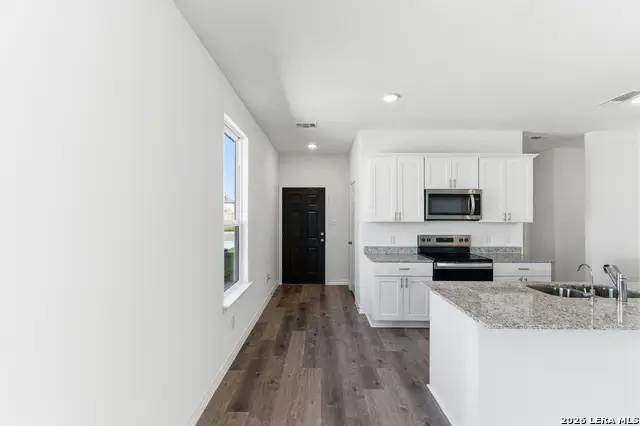 8361 Hamrick Circle, San Antonio, TX 78252 - #2