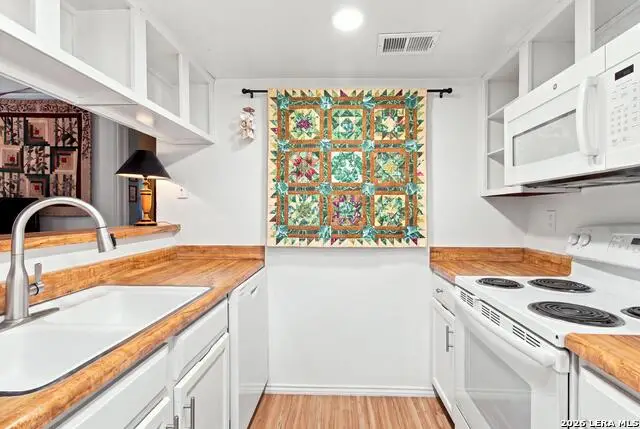 11610 Vance Jackson Rd #202, San Antonio, TX 78230 - #2