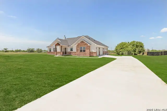 3062 Vista Rdg, Seguin, TX 78155 - #1