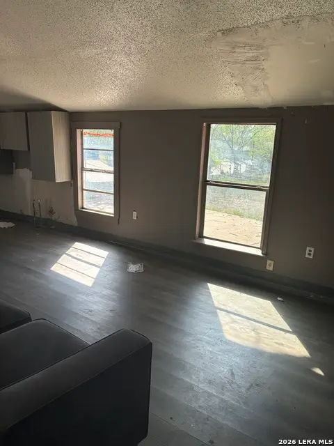 927 Crittendon St, San Antonio, TX 78211 - #3