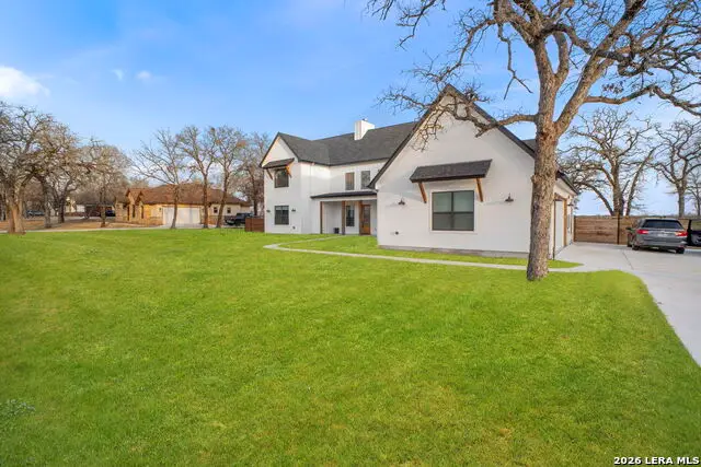 204 Oak Fields Dr, Floresville, TX 78114 - #2