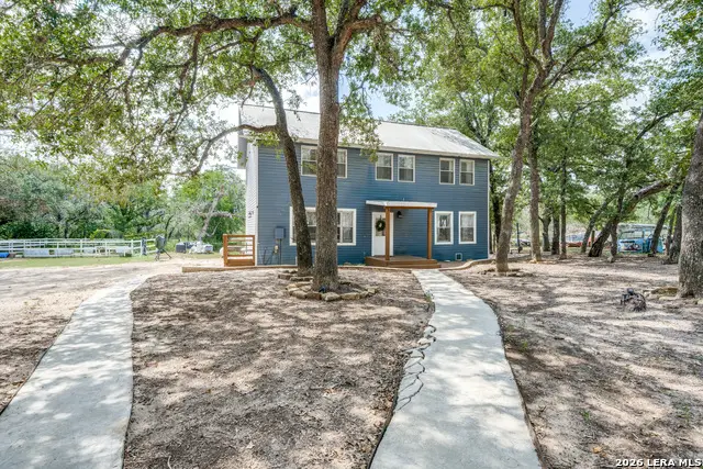 227 Shady Oaks Dr, Floresville, TX 78114 - #2