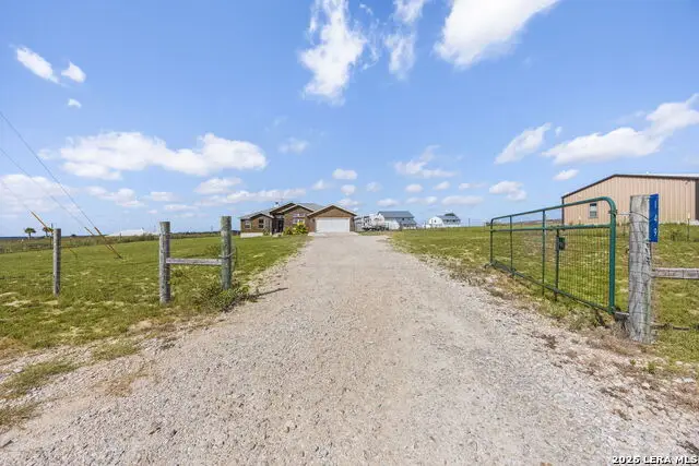 149 Lakeview Cir, La Vernia, TX 78121 - #2