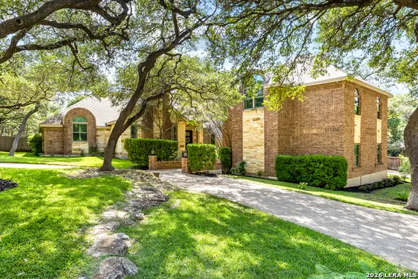 26021 Mesa Oak Dr, San Antonio, TX 78255