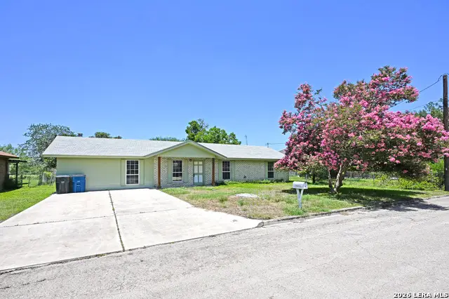 830 Mcgar St, New Braunfels, TX 78130 - #1