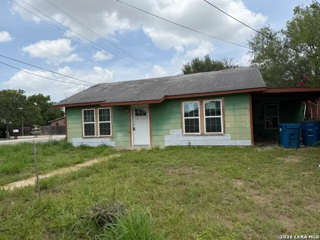 244 Fount St, Pleasanton, TX 78064 - #1