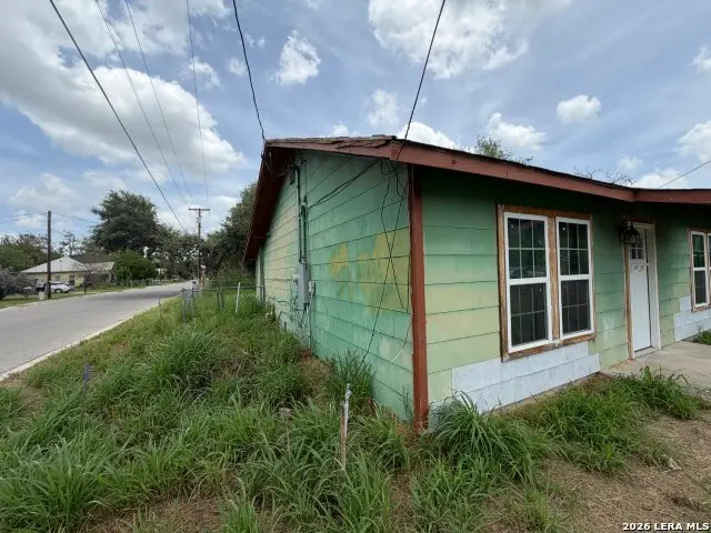 244 Fount St, Pleasanton, TX 78064 - #2