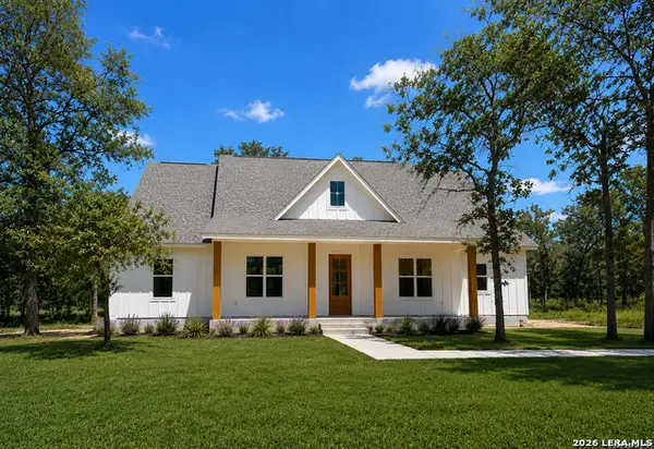 3515 County Road 676, Devine, TX 78016