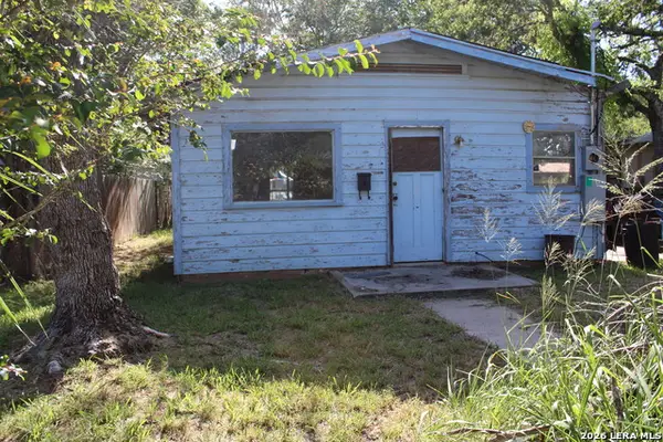 717 Omand, Pleasanton, TX 78064